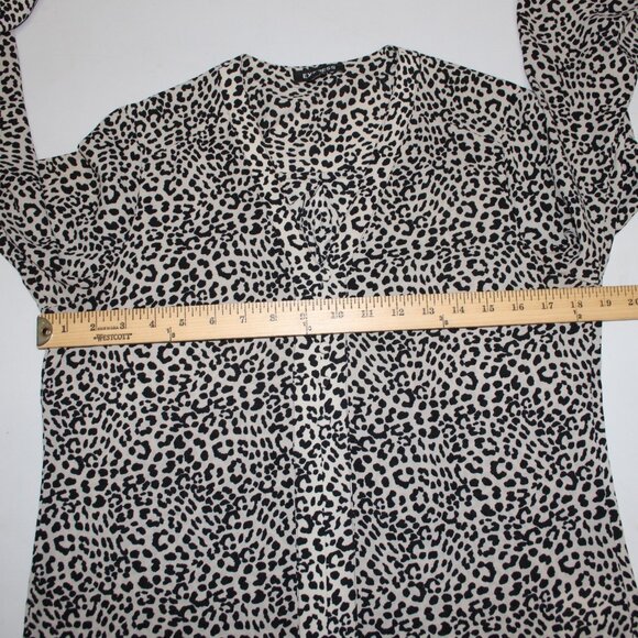 Express Top Sz SP Black Tan Animal Print V Neck 100% Polyester Top - Picture 11 of 12